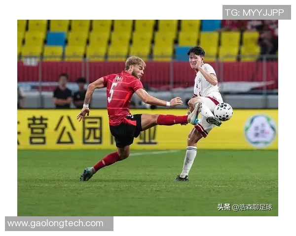 广州与成都足球队对抗赛后分析个人能力表现与战术执行